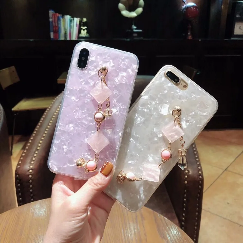 Luxury shell pattern 3D pearl bracelet tassel cover for iphone MAX XS XR 7 8 plus for samsung S8 9 10 plus Note8 9 phone cases
Luxury shell pattern 3D pearl bracelet tassel cover for iphone MAX XS XR 7 8 plus for samsung S8 9 10 plus Note8 9 phone cases