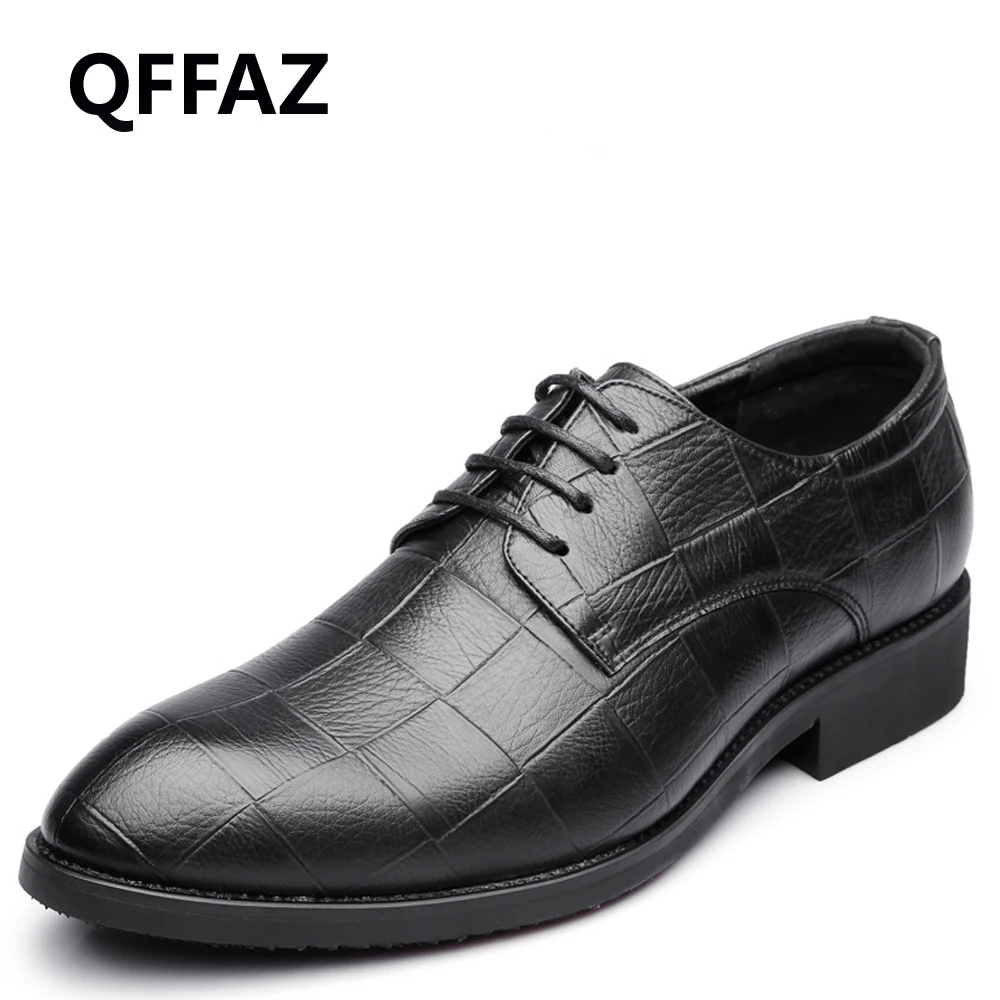 Фото Новинка Весна 2018 кожаные мужские классические туфли QFFAZ в стиле ретро оксфорды