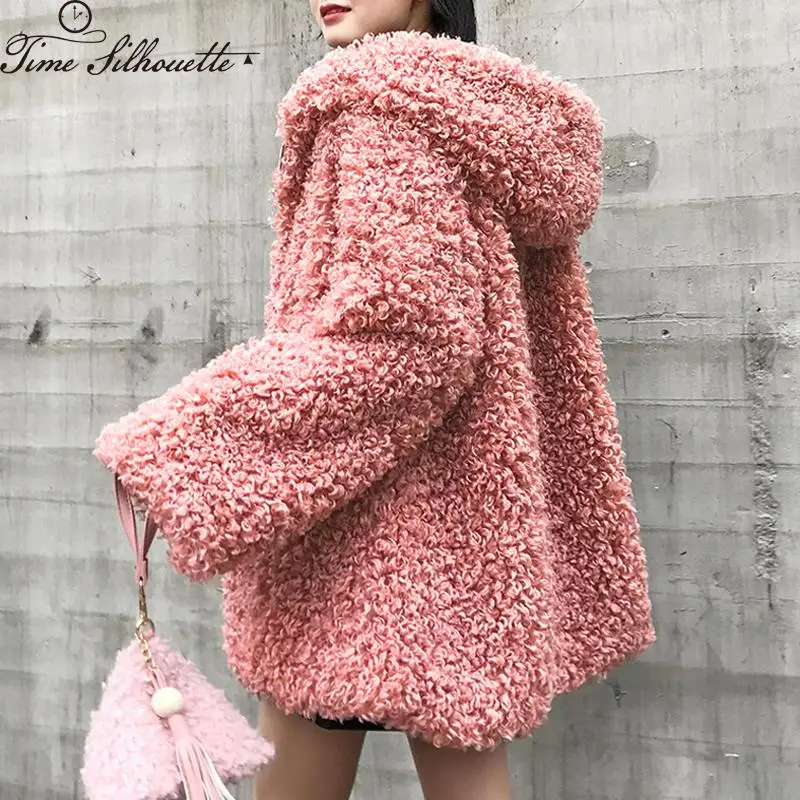 Winter Faux Lambswool Jacket Women Outerwear Furry Fake Fur Zipper Coat Jackets 2019 Casual Thicken Warm Furry Overcoat L11
Winter Faux Lambswool Jacket Women Outerwear Furry Fake Fur Zipper Coat Jackets 2019 Casual Thicken Warm Furry Overcoat L11