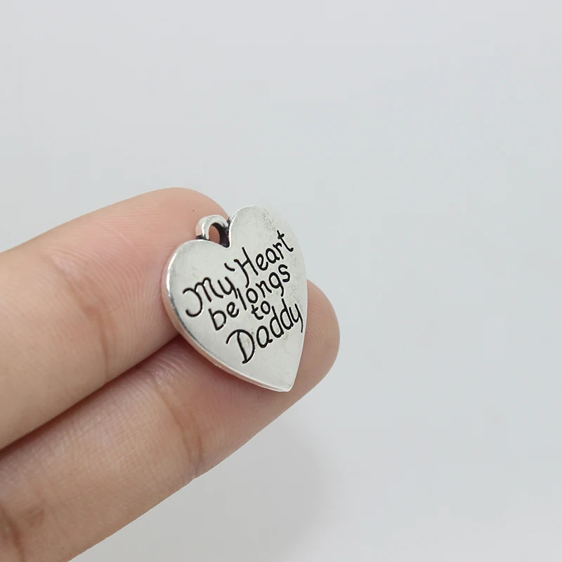 10pcs--19 x 21mmAntique silver tone My Heart Belongs to Daddy Pendant Daughter Charms Pendant DIY jewellery Findings
10pcs--19 x 21mmAntique silver tone My Heart Belongs to Daddy Pendant Daughter Charms Pendant DIY jewellery Findings
