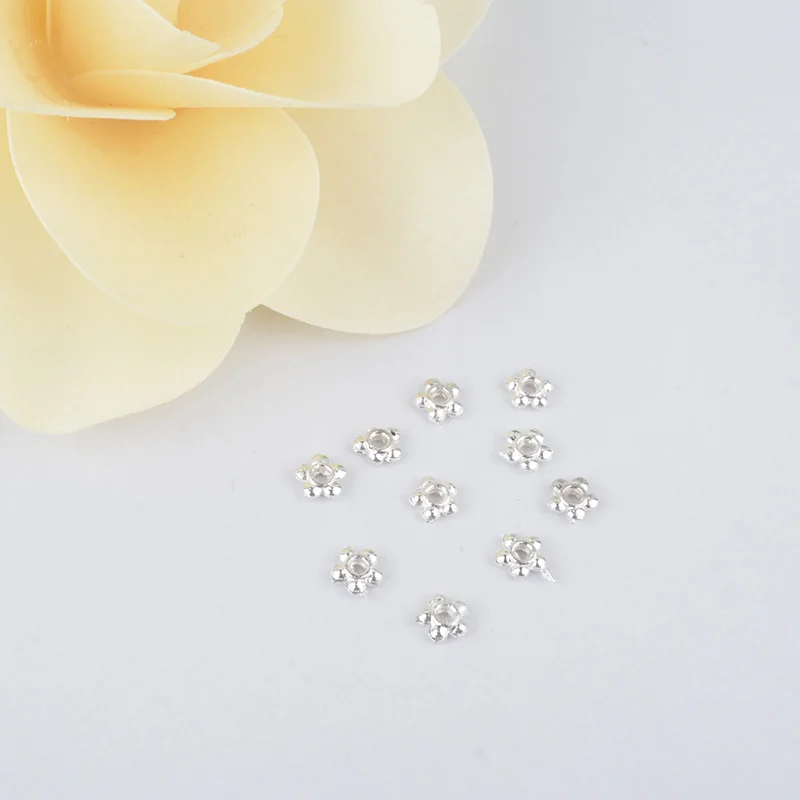 200PCS 4.5MM Silver Color Plated Zinc Alloy Flower Shape Spacer Beads Diy Jewelry Findings Accessories Wholesale
200PCS 4.5MM Silver Color Plated Zinc Alloy Flower Shape Spacer Beads Diy Jewelry Findings Accessories Wholesale