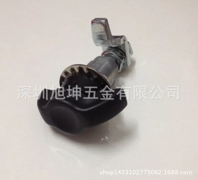 E3-150-15 large sized wing handle lock half round handle rotary latch type SOUTHCO compression type handle lock
E3-150-15 large sized wing handle lock half round handle rotary latch type SOUTHCO compression type handle lock