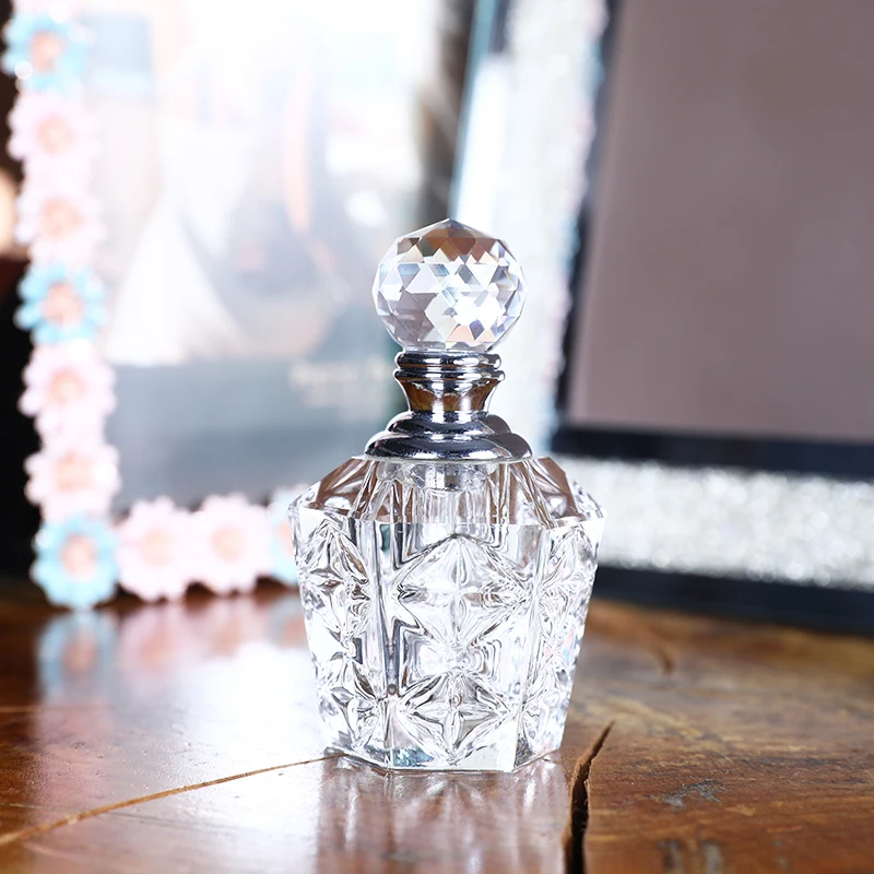 H&D 3ML Vintage Mini Empty Bottle Clear Crystal Perfume Bottle Glass Travel Bottle Refillable Gift Wedding Favors Drop Shipping
H&D 3ML Vintage Mini Empty Bottle Clear Crystal Perfume Bottle Glass Travel Bottle Refillable Gift Wedding Favors Drop Shipping