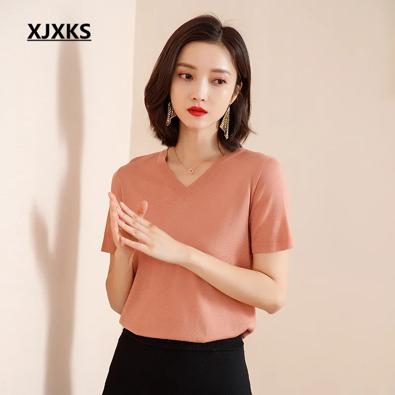 XJXKS Fashion V-neck women's T-shirt 2019 summer new comfortable linen knitting thin T-shirt women's short-sleeved top
XJXKS Fashion V-neck women's T-shirt 2019 summer new comfortable linen knitting thin T-shirt women's short-sleeved top