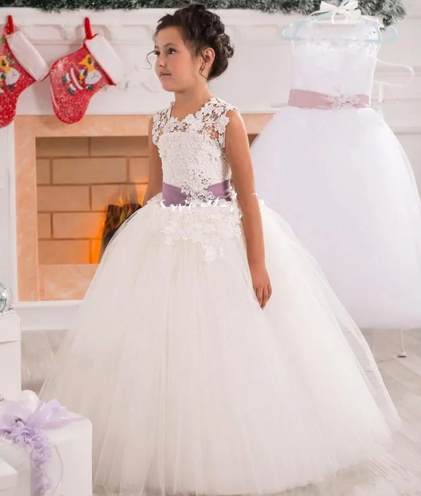 Custom made little white Flower girl dress with belt beaded crystal lace appliques ball gown for girls 2019 pageant girl dress
Custom made little white Flower girl dress with belt beaded crystal lace appliques ball gown for girls 2019 pageant girl dress