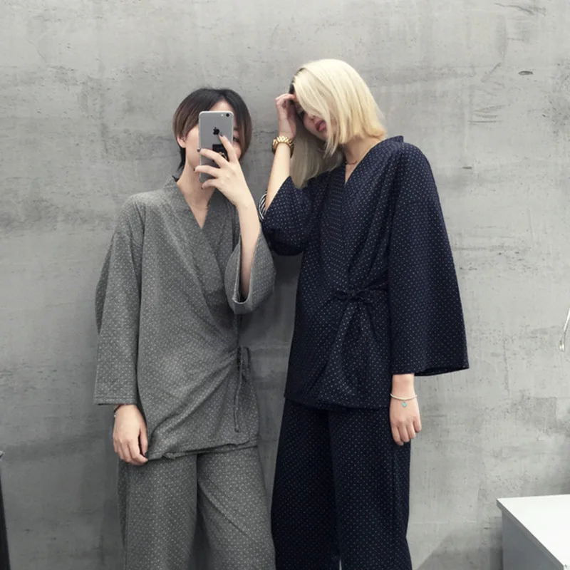 Japanese kimono pajamas men's / women's long sleeves cotton large size comfortable pajamas couple home service pajamas Set A587
Japanese kimono pajamas men's / women's long sleeves cotton large size comfortable pajamas couple home service pajamas Set A587