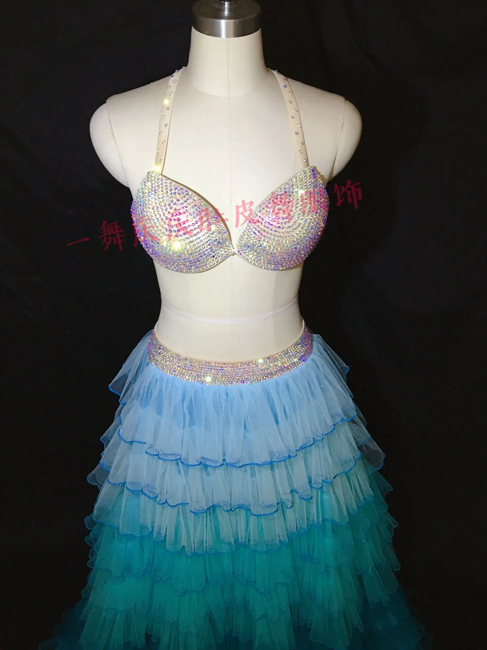 Bellydance oriental Belly baladi saidi Indian eastern Egyptian swing dance dancing costumes bra belt skirt dress robe set 3400
Bellydance oriental Belly baladi saidi Indian eastern Egyptian swing dance dancing costumes bra belt skirt dress robe set 3400