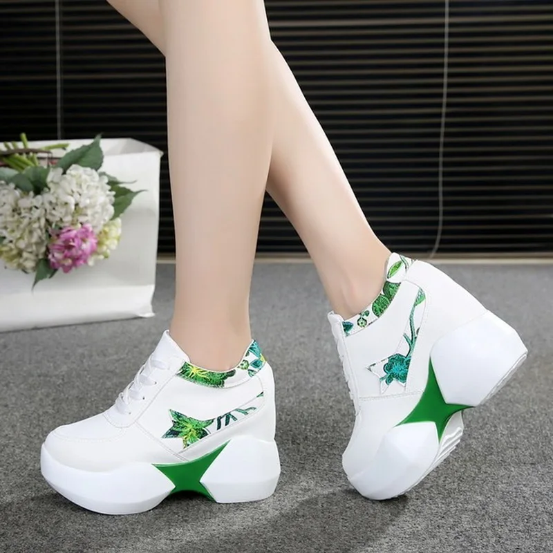 2018 thick sole Autumn winter Women wedge shoes breathable platform Ladies High shoes pumps with wedges black female pumps
2018 thick sole Autumn winter Women wedge shoes breathable platform Ladies High shoes pumps with wedges black female pumps