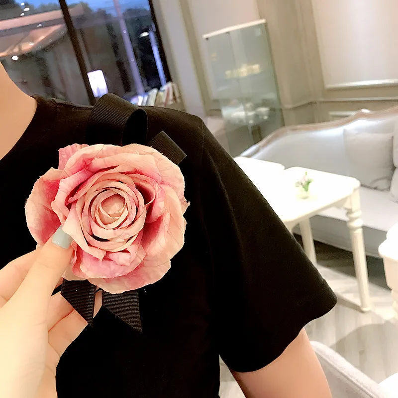Korean Cloth Art Big Fabric Flower Bow Brooch Jewelry Lapel Pin Dress Shirt Suit Cute Corsage for Head Bag Hat Women Accessories
Korean Cloth Art Big Fabric Flower Bow Brooch Jewelry Lapel Pin Dress Shirt Suit Cute Corsage for Head Bag Hat Women Accessories