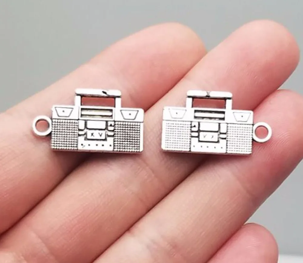 25pcs/lot--23x13mm, Antique silver The old radio charms,DIY supplies,Jewelry accessories
25pcs/lot--23x13mm, Antique silver The old radio charms,DIY supplies,Jewelry accessories