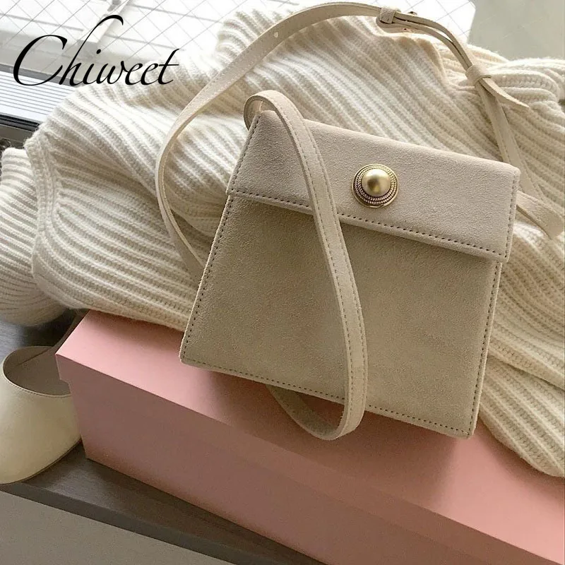 Designer Suede Scrub Leather Flap Bag Retro Pearl Buckle Luxury Handbags Women Messenger Bag Stylish Ladies Simple Shoulder Bags
Designer Suede Scrub Leather Flap Bag Retro Pearl Buckle Luxury Handbags Women Messenger Bag Stylish Ladies Simple Shoulder Bags