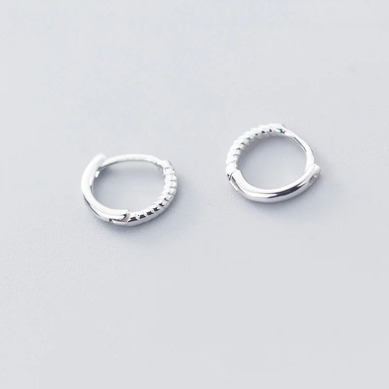WTLTC 925 Sterling Sliver Round Twisted Hoop Earrings for Women Minimal Cartilage Piercing Earrings Small Tiny Ear Hugger Hoops
WTLTC 925 Sterling Sliver Round Twisted Hoop Earrings for Women Minimal Cartilage Piercing Earrings Small Tiny Ear Hugger Hoops