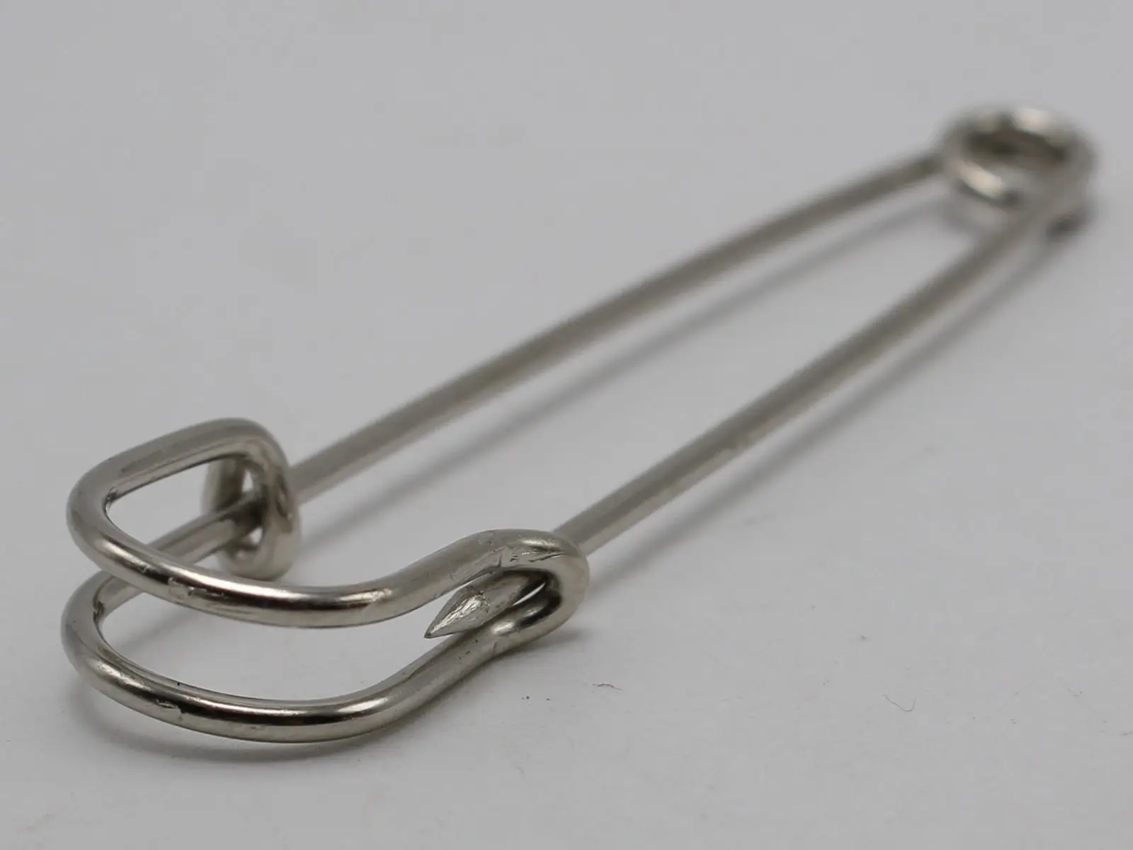 20 Silver-plate Metal Durable Large Safety Brooch Pin 70mm Fastening Sewing Kilt Scarf
20 Silver-plate Metal Durable Large Safety Brooch Pin 70mm Fastening Sewing Kilt Scarf