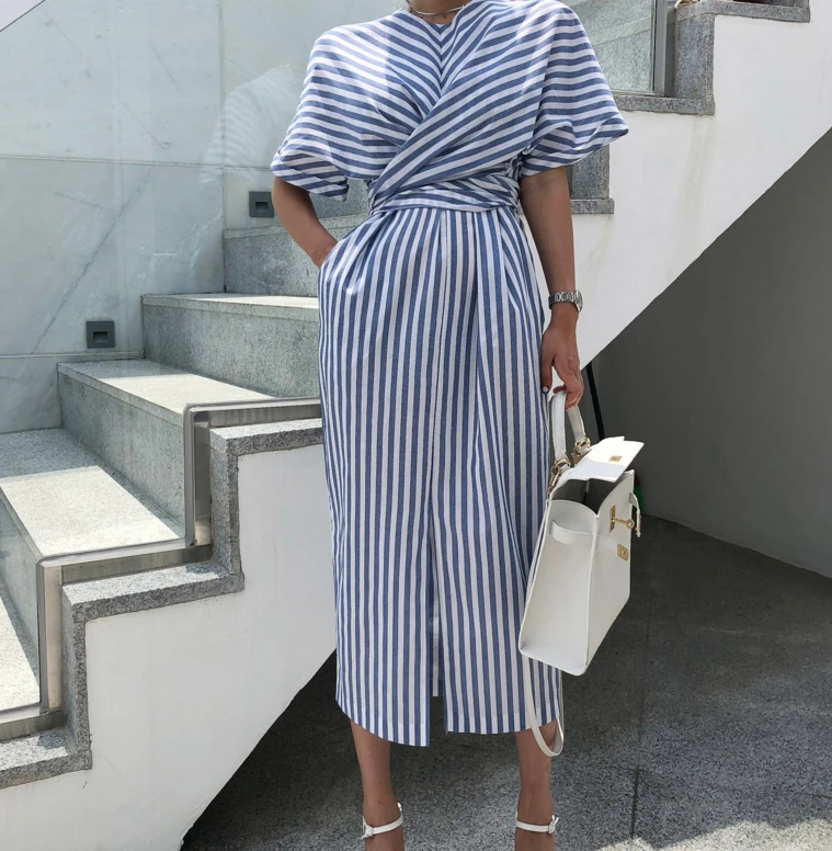 women summer dress 2019 runway fashion classic striped cross lace-up bow robe femme party casual elegant long dress
women summer dress 2019 runway fashion classic striped cross lace-up bow robe femme party casual elegant long dress