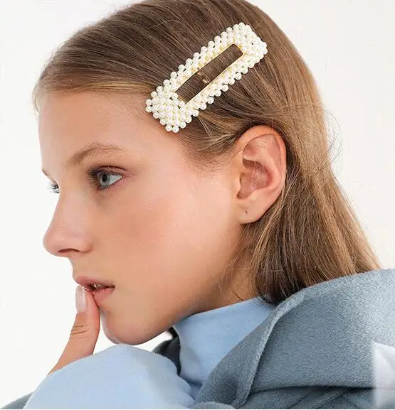 TWDVS New Network Celebrity INS Pearl Metal Gold Color Hair Clip Bobby Pin Barrette Hairband Hairpin Headdress for Women Girls
TWDVS New Network Celebrity INS Pearl Metal Gold Color Hair Clip Bobby Pin Barrette Hairband Hairpin Headdress for Women Girls