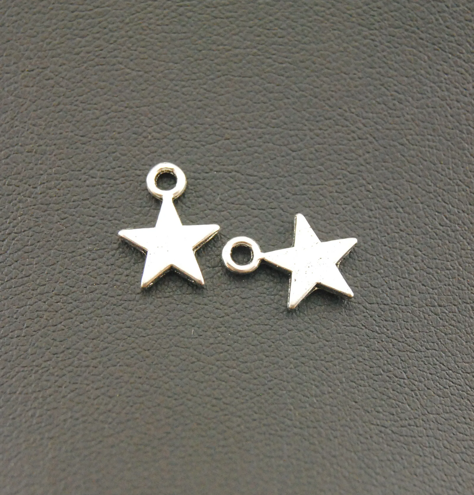 20pcs Antique Bronze/Silver Star Charms Drop Double Side 10mm Charms Pendants For Jewelry Making DIY Handmade Craft A322/A1031
20pcs Antique Bronze/Silver Star Charms Drop Double Side 10mm Charms Pendants For Jewelry Making DIY Handmade Craft A322/A1031