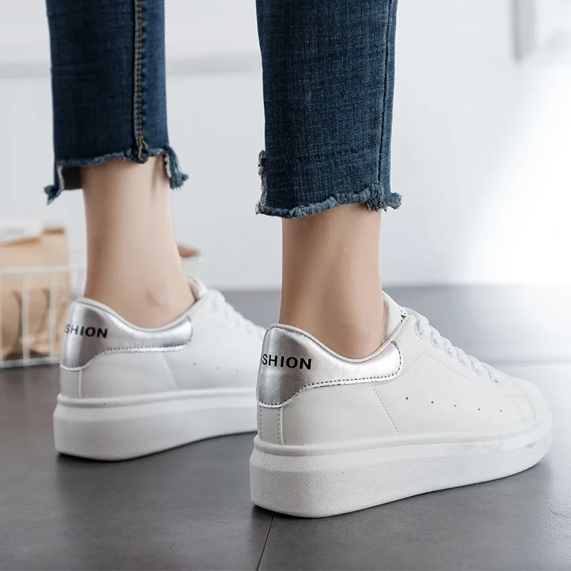 New 2019 Women Casual Shoes Spring Ladies Lace-up White Sneakers Female Breathable Women platform Sneakers Tenis Feminino
New 2019 Women Casual Shoes Spring Ladies Lace-up White Sneakers Female Breathable Women platform Sneakers Tenis Feminino