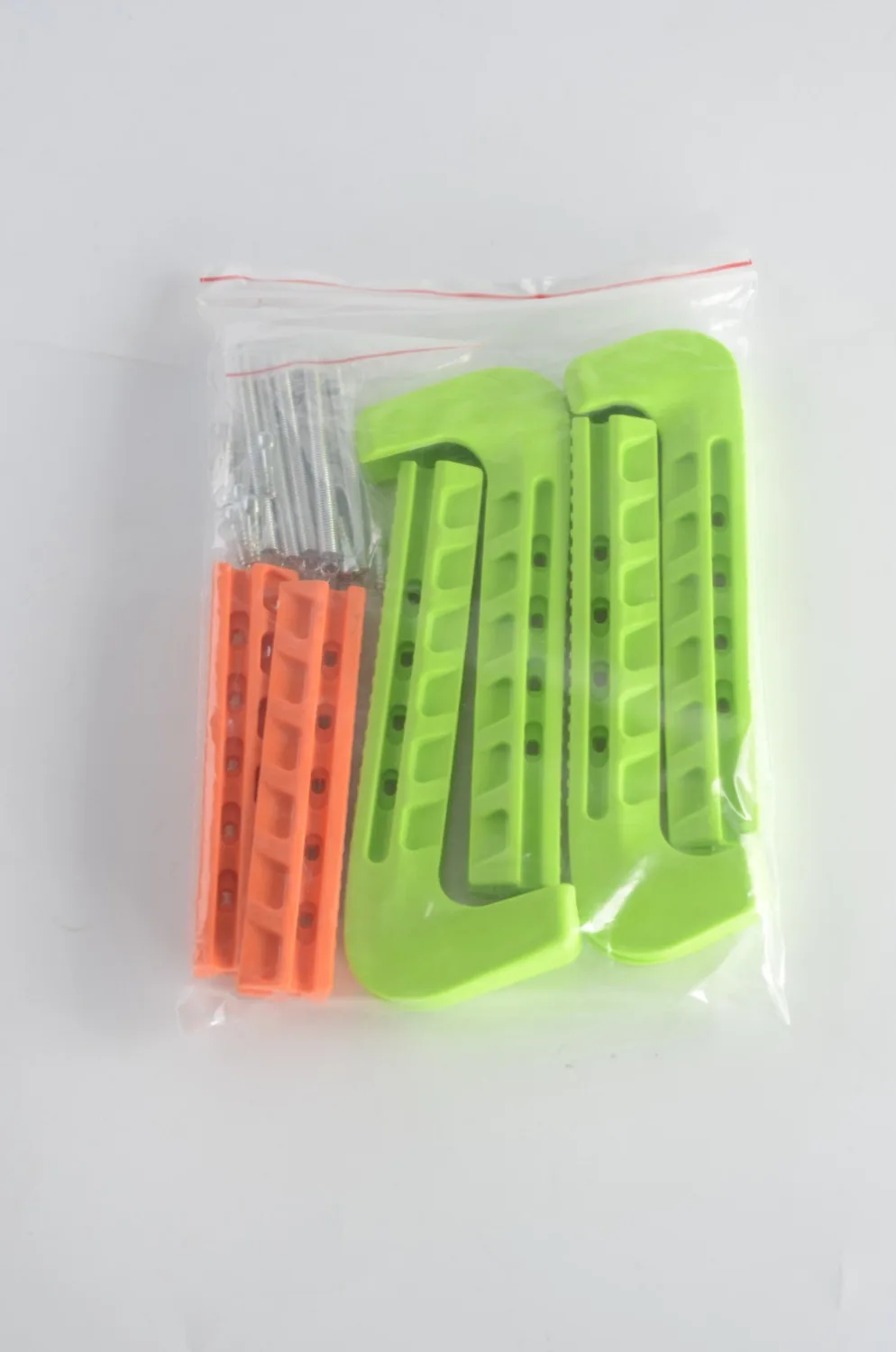 Free shipping 1 Pair Short track speed skating Blade Frame Road Speed Shoes Plastic Blade Guard Long Track Ice Blade
Free shipping 1 Pair Short track speed skating Blade Frame Road Speed Shoes Plastic Blade Guard Long Track Ice Blade