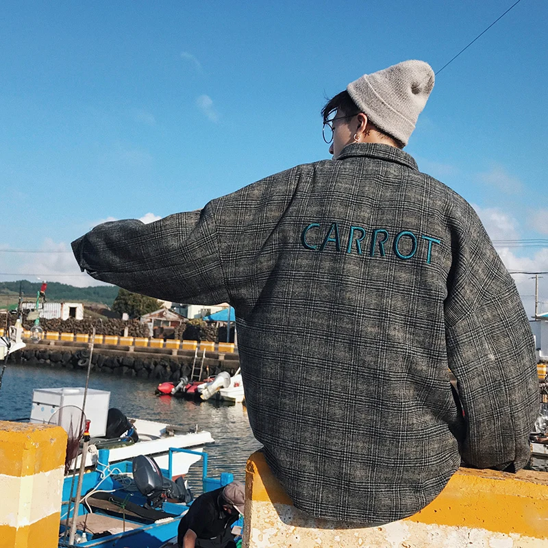 2018 spring and autumn new Korean version of the wild casual embroidery lattice men's loose version light brown / gray M-XL
2018 spring and autumn new Korean version of the wild casual embroidery lattice men's loose version light brown / gray M-XL