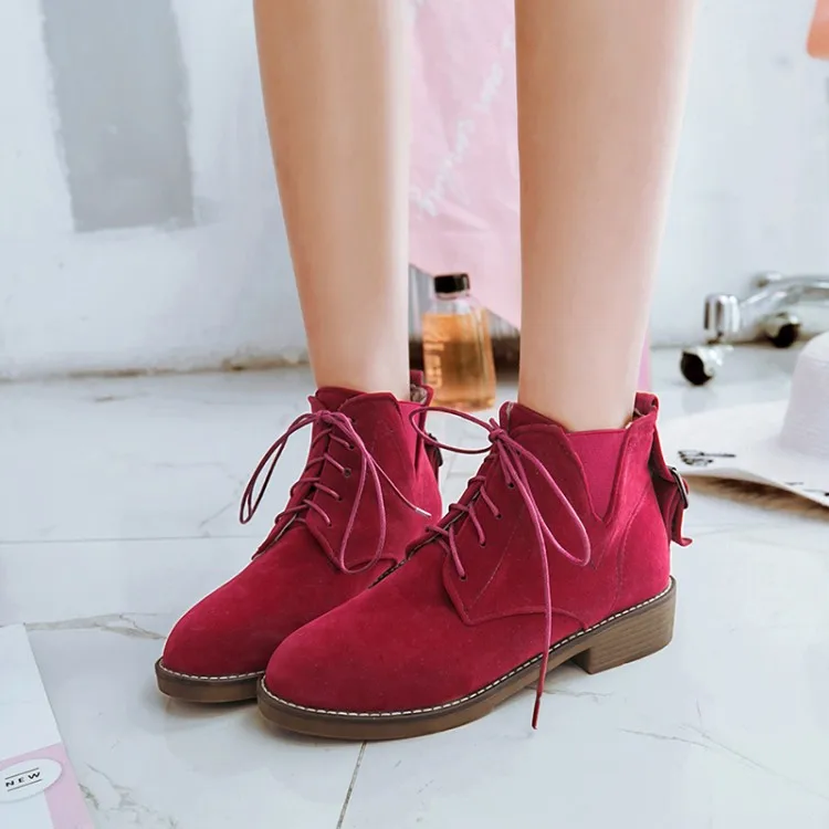 Big Size 11 12 13 Europeans and Americans have round-headed, front-tied, short-barreled Martin boots