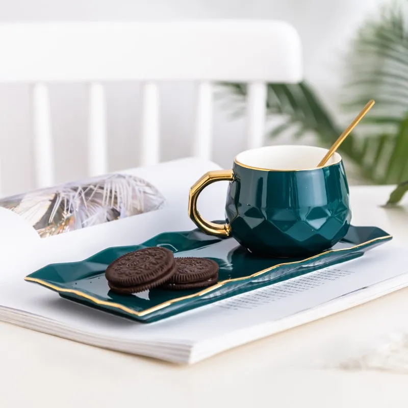 INMYLIFE Coffee Cup Set Small European Luxury Creative Gift for Lovers Golden Design Porcelain Tea Cup Set Birthday Gift
INMYLIFE Coffee Cup Set Small European Luxury Creative Gift for Lovers Golden Design Porcelain Tea Cup Set Birthday Gift