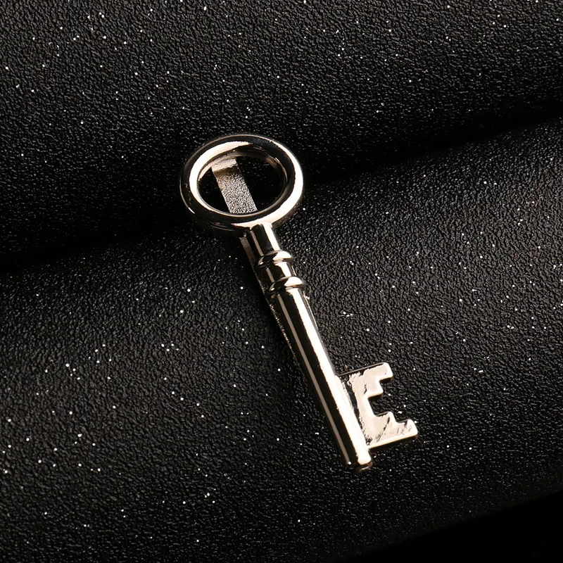 DOUX Key brooches for Men Brand Creative Metal Necktie Clip Clasp Pins for Suit Casual Business Pisacorbatas brooch Jewelry Gift
DOUX Key brooches for Men Brand Creative Metal Necktie Clip Clasp Pins for Suit Casual Business Pisacorbatas brooch Jewelry Gift