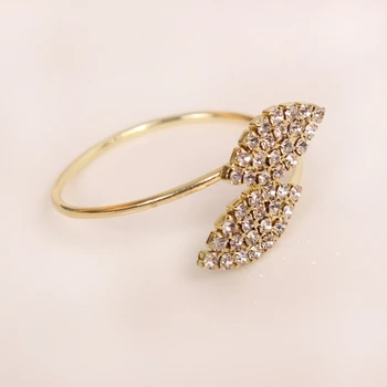 12pcs/lot SHSEJA Crystal Diamond Napkin Ring Clover Napkin Wedding Banquet Party Table Decoration Napkin Buckle Home Decoration
12pcs/lot SHSEJA Crystal Diamond Napkin Ring Clover Napkin Wedding Banquet Party Table Decoration Napkin Buckle Home Decoration