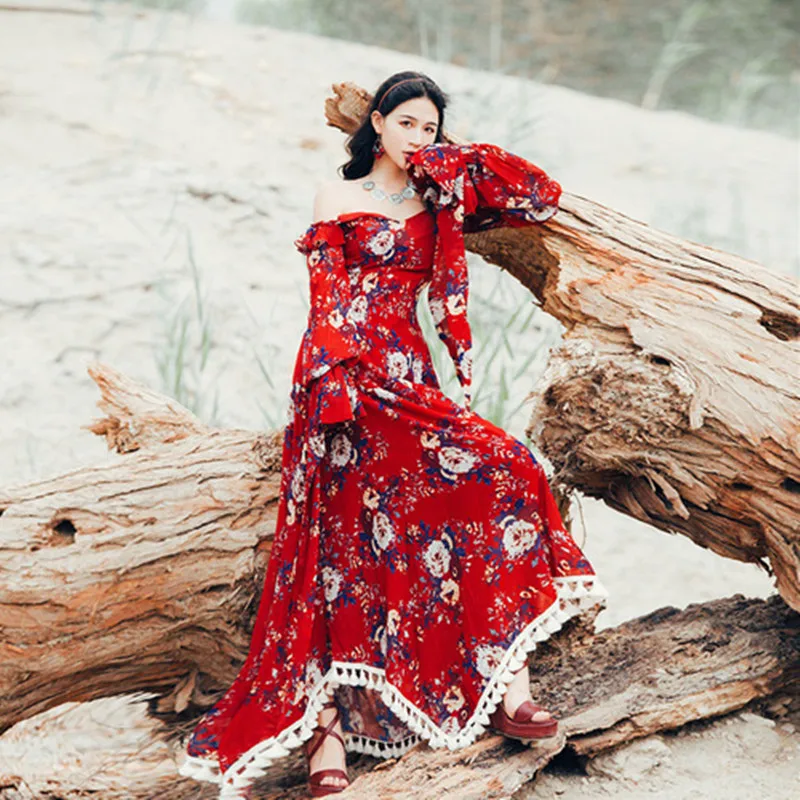 Yi Lin Kay 2019 Autumn Summer The new Vintage print dress with off-the-shoulder chiffon halter and floral fringed maxi dress
Yi Lin Kay 2019 Autumn Summer The new Vintage print dress with off-the-shoulder chiffon halter and floral fringed maxi dress