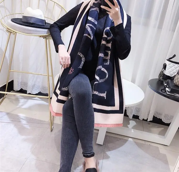 2019 Autumn and Winter Women's Scarf Thickened and Warm Double-sided Cashmere-like Wool Shawl 68064
2019 Autumn and Winter Women's Scarf Thickened and Warm Double-sided Cashmere-like Wool Shawl 68064
