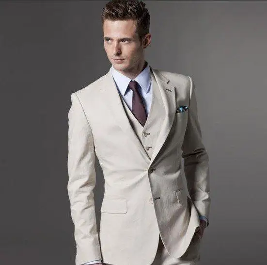 Newest Slim Fit Groom Tuxedos Two buttons Groomsman Men Wedding Suits ( jacket+Pants+vest+tie)
Newest Slim Fit Groom Tuxedos Two buttons Groomsman Men Wedding Suits ( jacket+Pants+vest+tie)