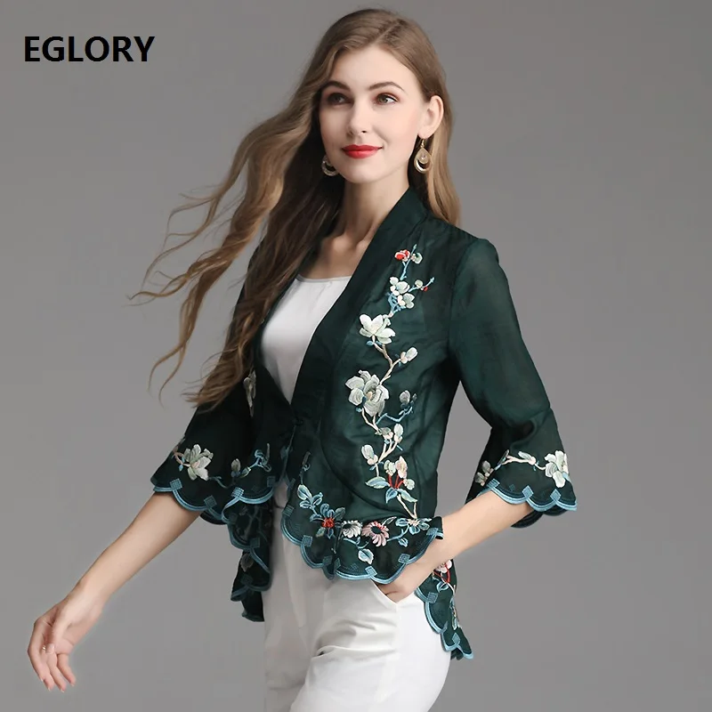 Top Quality New 2019 Summer Fashion Jackets Women Luxurious Embroidery 3/4 Sleeve Single Button Coat Plus Size Tops Coat Female
Top Quality New 2019 Summer Fashion Jackets Women Luxurious Embroidery 3/4 Sleeve Single Button Coat Plus Size Tops Coat Female