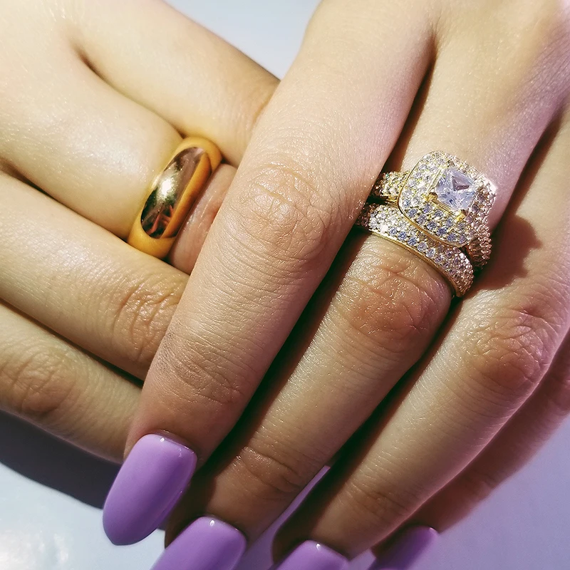 925 Sterling Silver gold color 3pcs in 1 Couple Wedding Ring Set for Bridal Women and men Finger couple pair Jewelry LR4755S
925 Sterling Silver gold color 3pcs in 1 Couple Wedding Ring Set for Bridal Women and men Finger couple pair Jewelry LR4755S