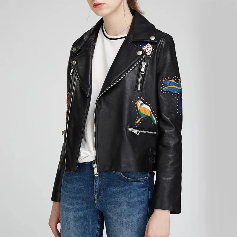 2019 New Fashion Women Black real sheepskin butterfly embroidered Genuine Leather Zipper Coat Turn-down Collar Biker Jacket
2019 New Fashion Women Black real sheepskin butterfly embroidered Genuine Leather Zipper Coat Turn-down Collar Biker Jacket