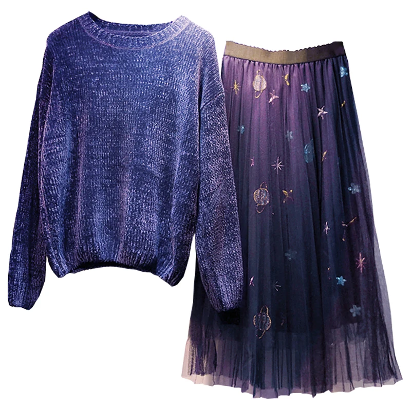Plus size 4XL 2018 spring winter new women 2 pieces skirt sets knitted blue sweaters and embroidery skirts lady elegant suits
Plus size 4XL 2018 spring winter new women 2 pieces skirt sets knitted blue sweaters and embroidery skirts lady elegant suits
