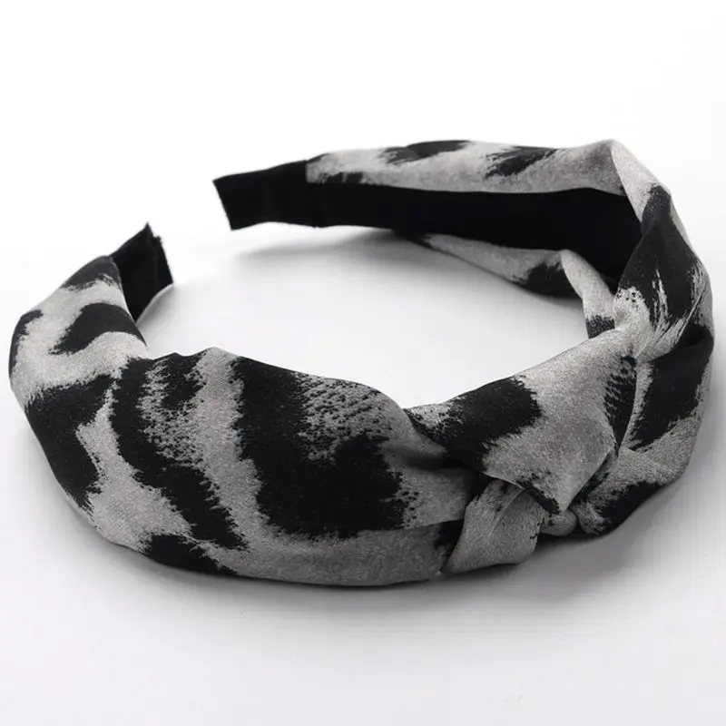 Women Ladies Vintage Satin Faux Silk Hairband Digital Printing Leopard Snake Animal Textured Hair Hoop Twist Knotted Headband
Women Ladies Vintage Satin Faux Silk Hairband Digital Printing Leopard Snake Animal Textured Hair Hoop Twist Knotted Headband