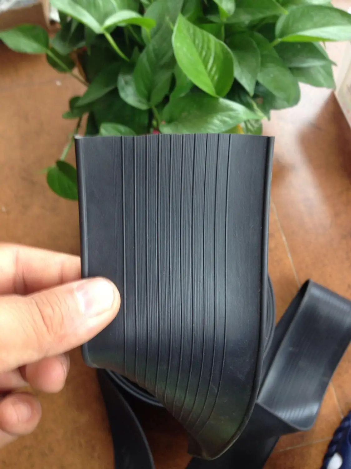 5meter Genuine original garage door bottom shuttergate. Electric door bottom sealing rubber strips of leather
5meter Genuine original garage door bottom shuttergate. Electric door bottom sealing rubber strips of leather