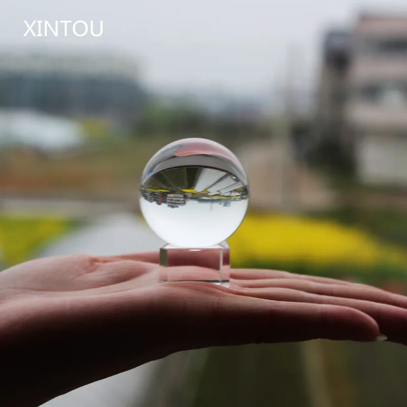 XINTOU Clear Crystal Magic Sphere Ball Paperweight Child Globe Toys 40mm Feng shui Glass Marbles Balls Terrarium Figurines Craft
XINTOU Clear Crystal Magic Sphere Ball Paperweight Child Globe Toys 40mm Feng shui Glass Marbles Balls Terrarium Figurines Craft