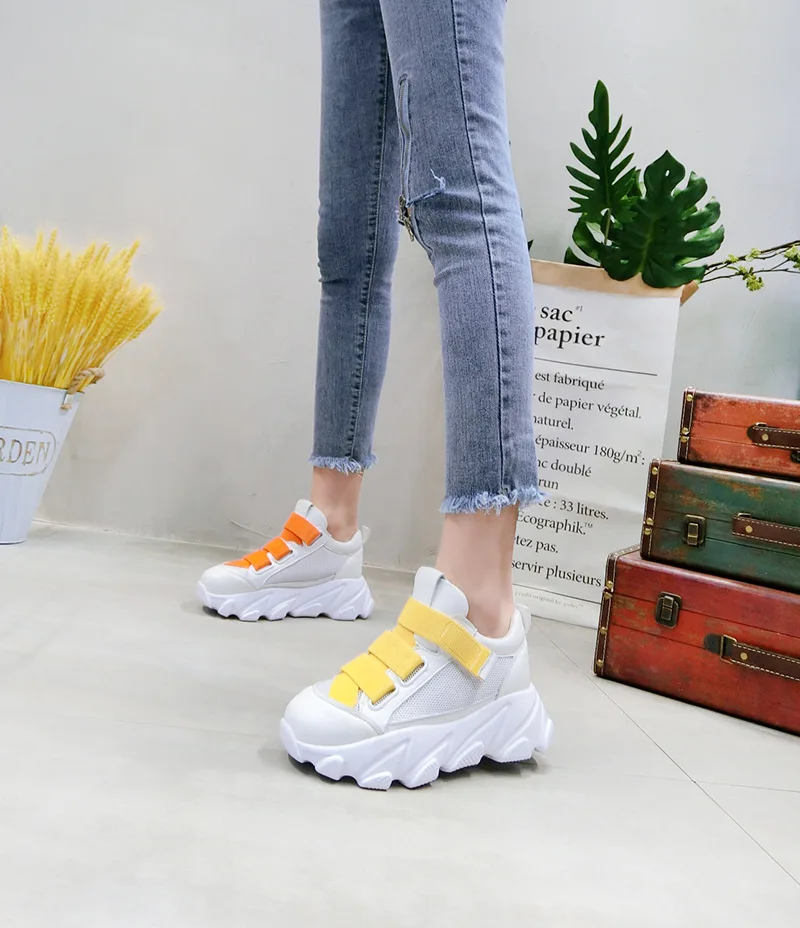 Fashion new candy color Velcro thick bottom cake wedges casual old shoes net red white shoes.
Fashion new candy color Velcro thick bottom cake wedges casual old shoes net red white shoes.