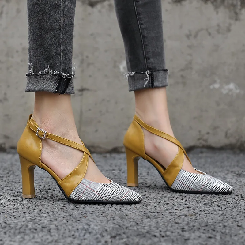 2019 summer new style simple simple plaid high heels women retro style comfortable wild pointed high heels
2019 summer new style simple simple plaid high heels women retro style comfortable wild pointed high heels