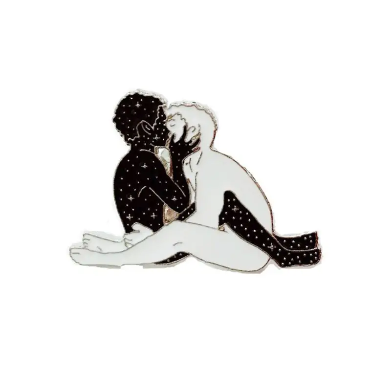 Fashion New Popular Brooch Pendant Men and Women Kissing Badges Couple Accessories Dating Gifts
Fashion New Popular Brooch Pendant Men and Women Kissing Badges Couple Accessories Dating Gifts