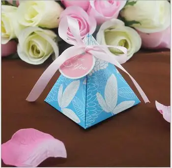 (50 pieces/lot) Free Shipping Floral Triangular Pyramid Candy Box Cake Gift Box With Ribbon For Party Favors
(50 pieces/lot) Free Shipping Floral Triangular Pyramid Candy Box Cake Gift Box With Ribbon For Party Favors