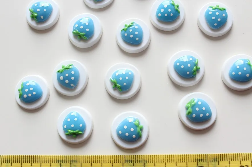 200pcs Resin handpaint Strawberries Cabochons 20mm Cell phone decor, hair pin, rings DIY
200pcs Resin handpaint Strawberries Cabochons 20mm Cell phone decor, hair pin, rings DIY