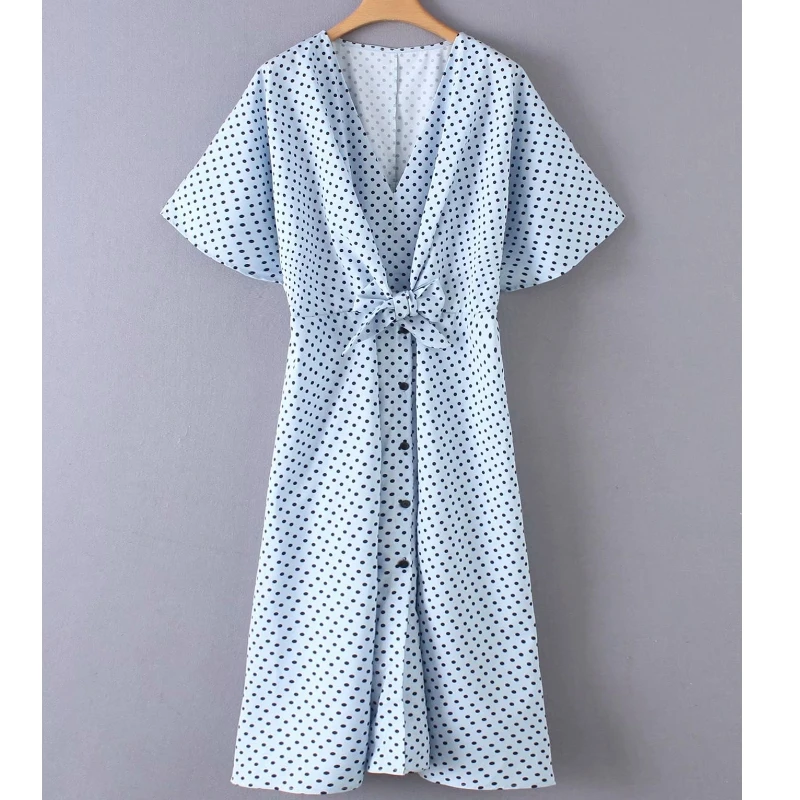 2019 new women vintage v neck polka dots printing buttons dress female batwing sleeve front bowknot vestidos casual dress DS1931
2019 new women vintage v neck polka dots printing buttons dress female batwing sleeve front bowknot vestidos casual dress DS1931