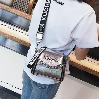 Ins broadband Messenger bag female bag new French niche shoulder bag wild fashion gas bucket bag
Ins broadband Messenger bag female bag new French niche shoulder bag wild fashion gas bucket bag