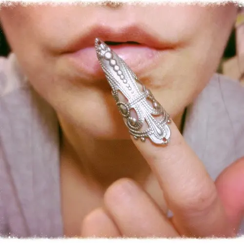 New Fashion Punk Finger Rings Talon Nail Rings Masquerade Props False Claw Paw Talon Finger Ring for women LQ0041
New Fashion Punk Finger Rings Talon Nail Rings Masquerade Props False Claw Paw Talon Finger Ring for women LQ0041