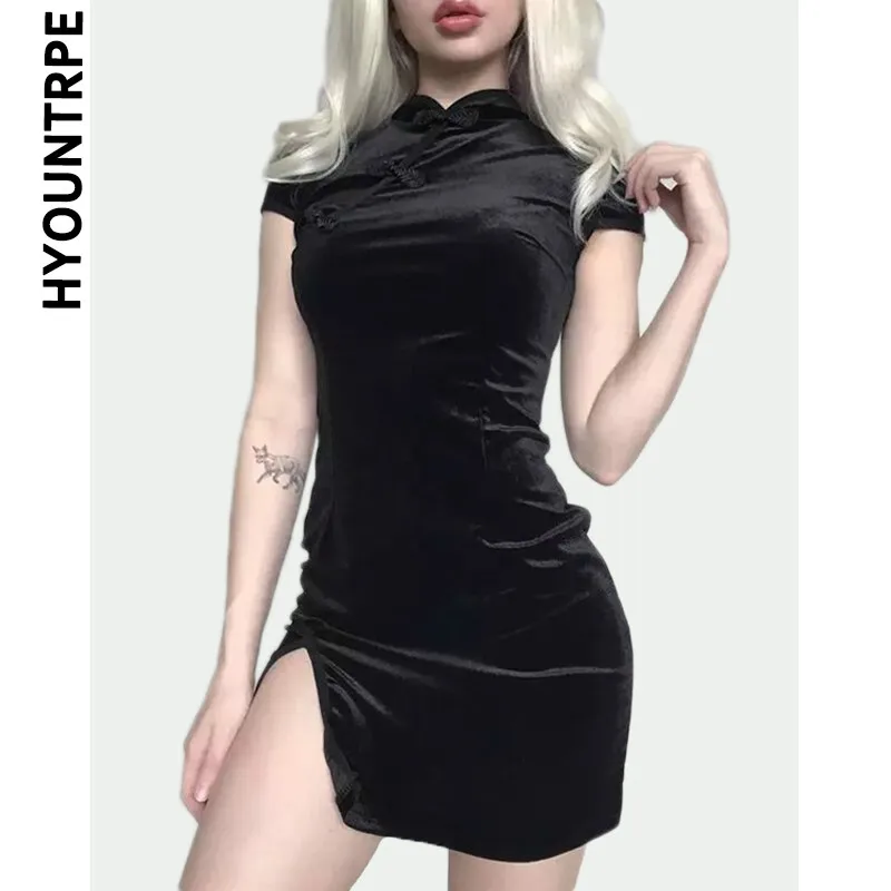 Sexy Velvet Cheongsam Women New Fashion Chinese Style Dress Female Slim Fit Bodycon Black Mini Short Dress Elegant Qipao Vestido
Sexy Velvet Cheongsam Women New Fashion Chinese Style Dress Female Slim Fit Bodycon Black Mini Short Dress Elegant Qipao Vestido