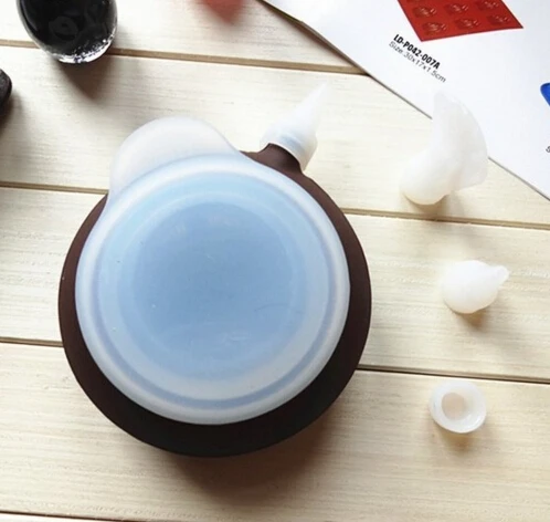 Kitchen Decorating Tip Sets Bakery Decorative Silicone Cake Muffin Macaroon Macaron Piping icing Baking Tool Pot 3 Nozzles Set
Kitchen Decorating Tip Sets Bakery Decorative Silicone Cake Muffin Macaroon Macaron Piping icing Baking Tool Pot 3 Nozzles Set