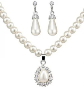 New Fashion Classic Imitation Pearl Necklace Earrings Set Clear Crystal Elegant Party Gift Women Wedding Pearl Jewelry Sets
New Fashion Classic Imitation Pearl Necklace Earrings Set Clear Crystal Elegant Party Gift Women Wedding Pearl Jewelry Sets