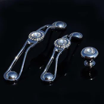 128mm modern simple fashion rhinestone dresser kitchen cabinet door handles silver chrome drawer knobs glass crystal handle knob
128mm modern simple fashion rhinestone dresser kitchen cabinet door handles silver chrome drawer knobs glass crystal handle knob