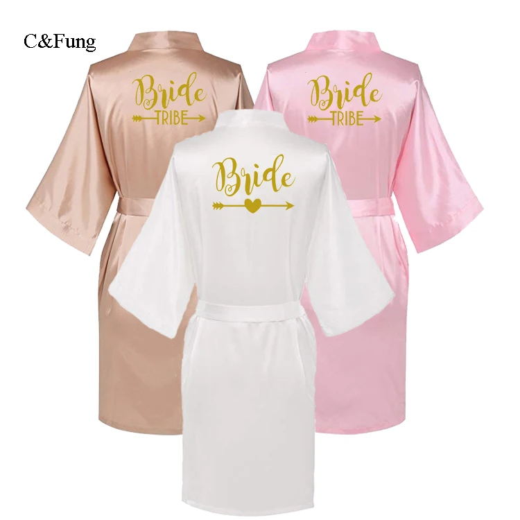 C&Fung design bridal wedding robes bride to be bride tribe with gold arrow Satin Short Kimono Bridesmaids Lingerie Robes
C&Fung design bridal wedding robes bride to be bride tribe with gold arrow Satin Short Kimono Bridesmaids Lingerie Robes